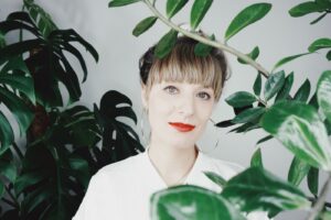 Iana – Alternative Electronic / Pop
